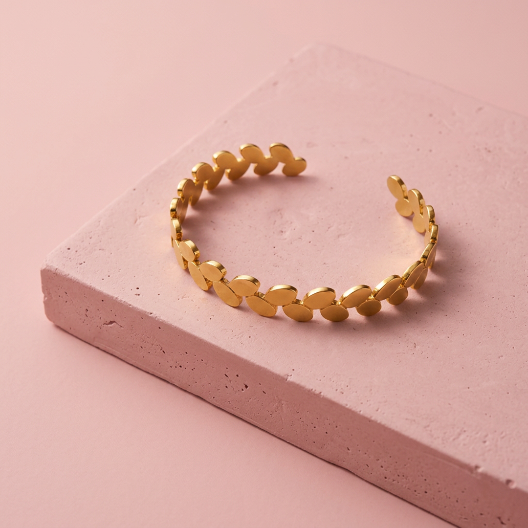 Laurel Cuff